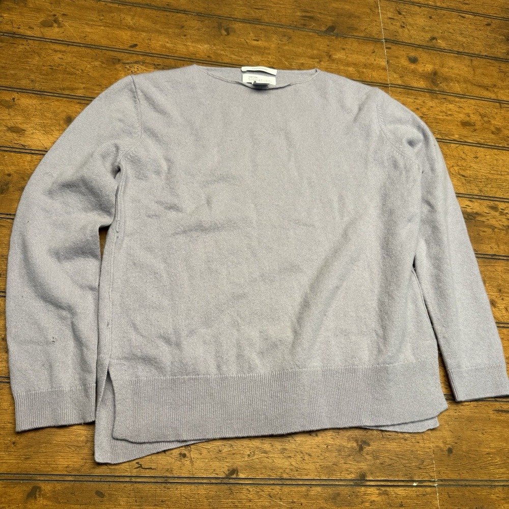 Nordstrom women‎ XS crewneck cashmere sweater Light  Purple 100% cashmere FLAWS